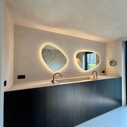 Badkamermeubel in donker hout met designspiegels, Aalter
